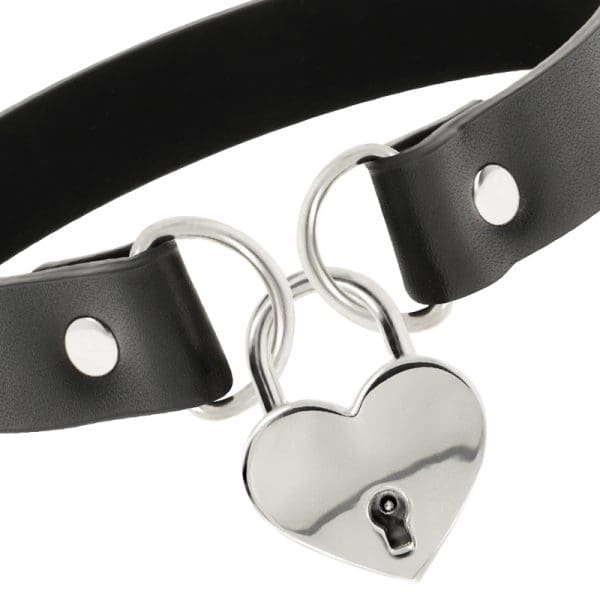 COQUETTE - CHIC DESIRE VEGAN LEATHER NECKLACE WITH HEART ACCESSORY WITH KEY 4